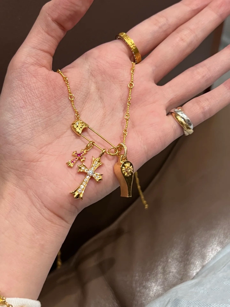 Ch*0me He**ts necklaces